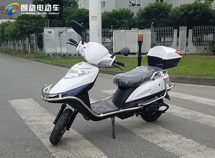 两轮巡逻车